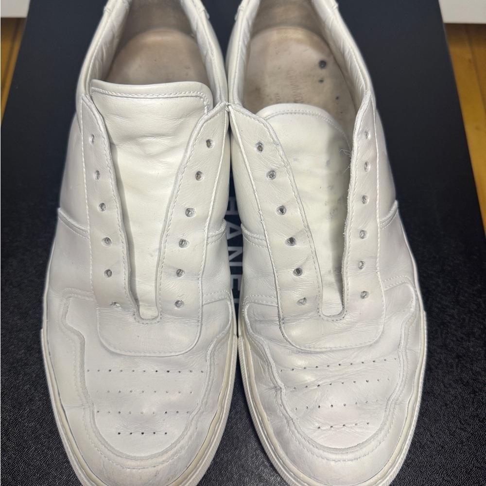 Common Projects Men's White Leather Sneakers.  Used condition.​​​